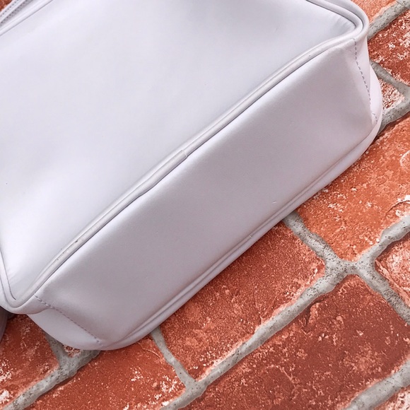 *SOLD*Adidas Crossbody Bag White & Gold - Picture 6 of 8